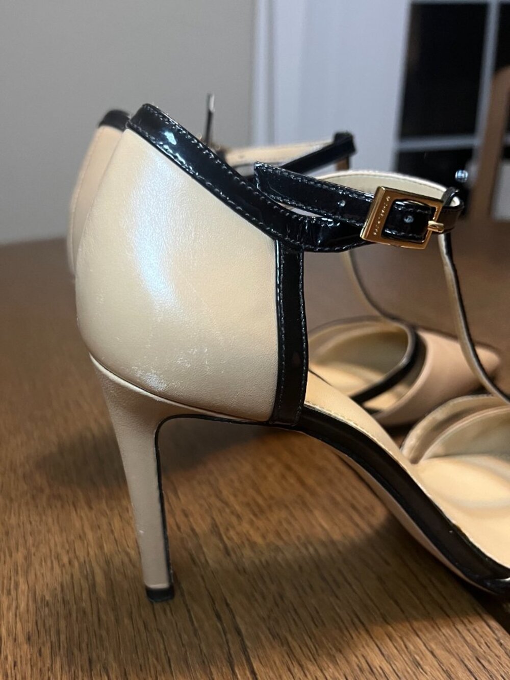 Michael Kors T-Strap Heels Size 8M Nude Black Patent Pointed Toe Pumps - Picture 6 of 13